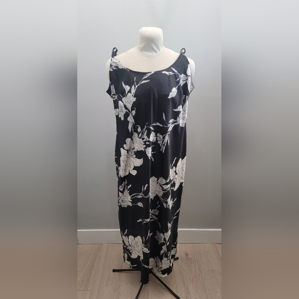 A New Day Black and White Floral Midi Dress